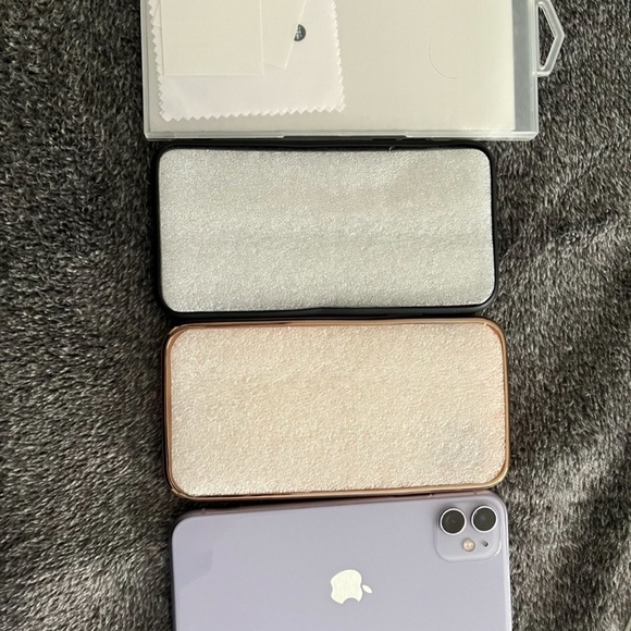 Purple iPhone 11 - Picture 3 of 4